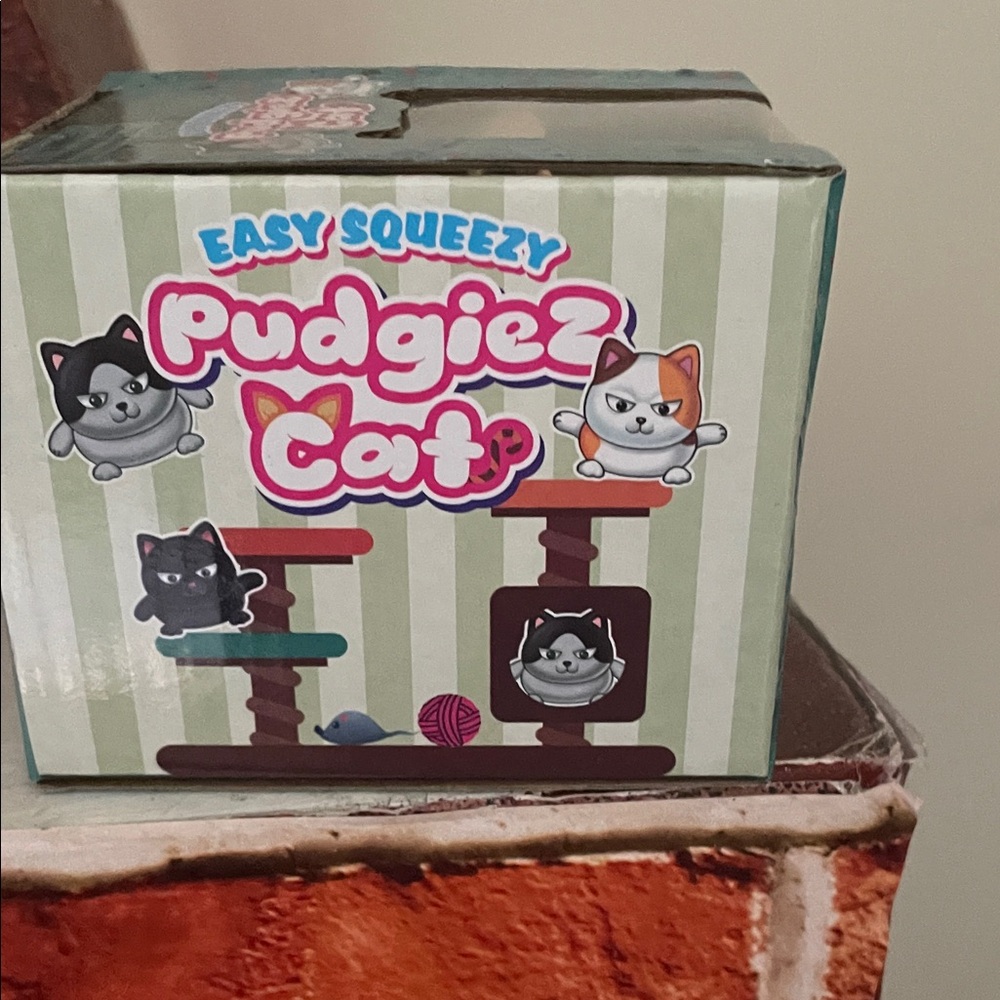Pudgiez Cat Easy Squeezy Plush Squishy - Yellow & Brown - Picture 4 of 10